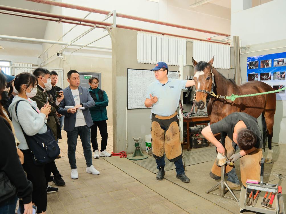 马来西亚大学生在内蒙古体验职业教育